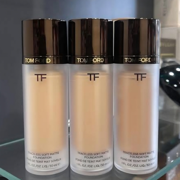 Tom Ford Other - I'm Looking For Tom Ford Traceless Soft Matte Foundation Cool Beige, Tawny